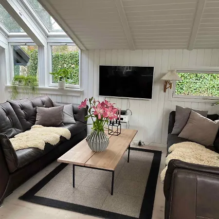 Inviting Holiday In Hornbk *